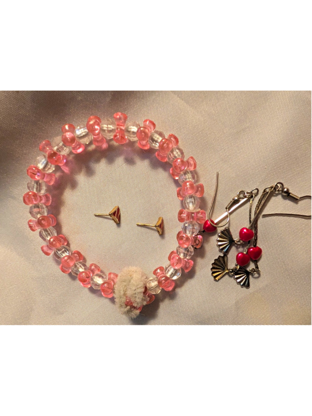 Vtg Jewelry Lot Pink Beaded Bracelet Heart Dangle Stud Earrings ? Sara Coventry